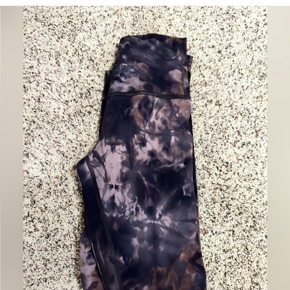Great used condition, LULULEMON align 23 “ gray pink size 4